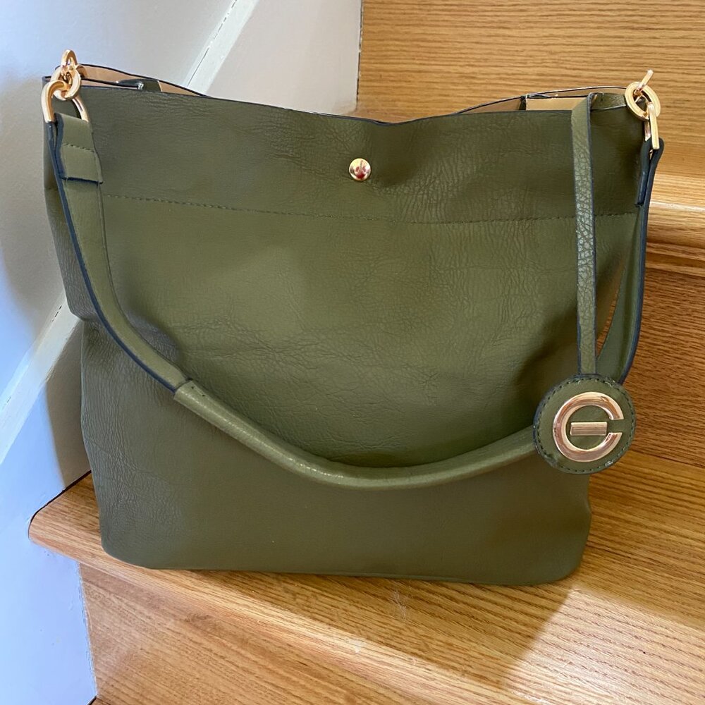 Elizabeth Grant Shoulder Bag
